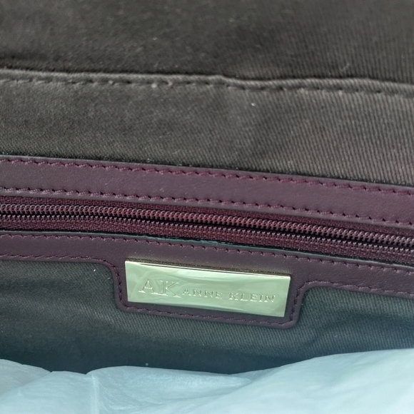 Anne Klein Clutch - Picture 2 of 5